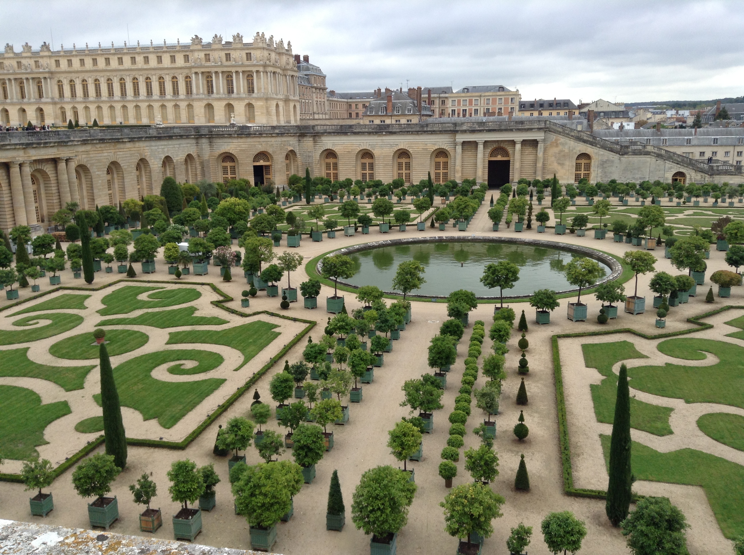 Де версаль. Оранжерея в Версальском Дворце. Château de Versailles, France ворота дворца. Дворцово – парковый ансамбль Версаля. Оранжерея. Мраморный двор Версаль.