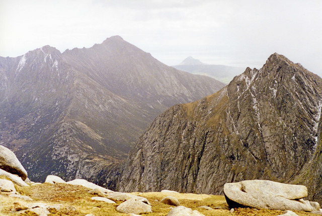 File:View from Caisteal Abhail - geograph.org.uk - 367918.jpg