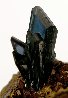 File:Vivianite-viv15b.jpg