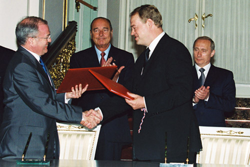 File:Vladimir Putin 2 July 2001-6.jpg