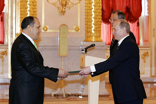 File:Vladimir Putin with Mustafa Tajouri.jpg