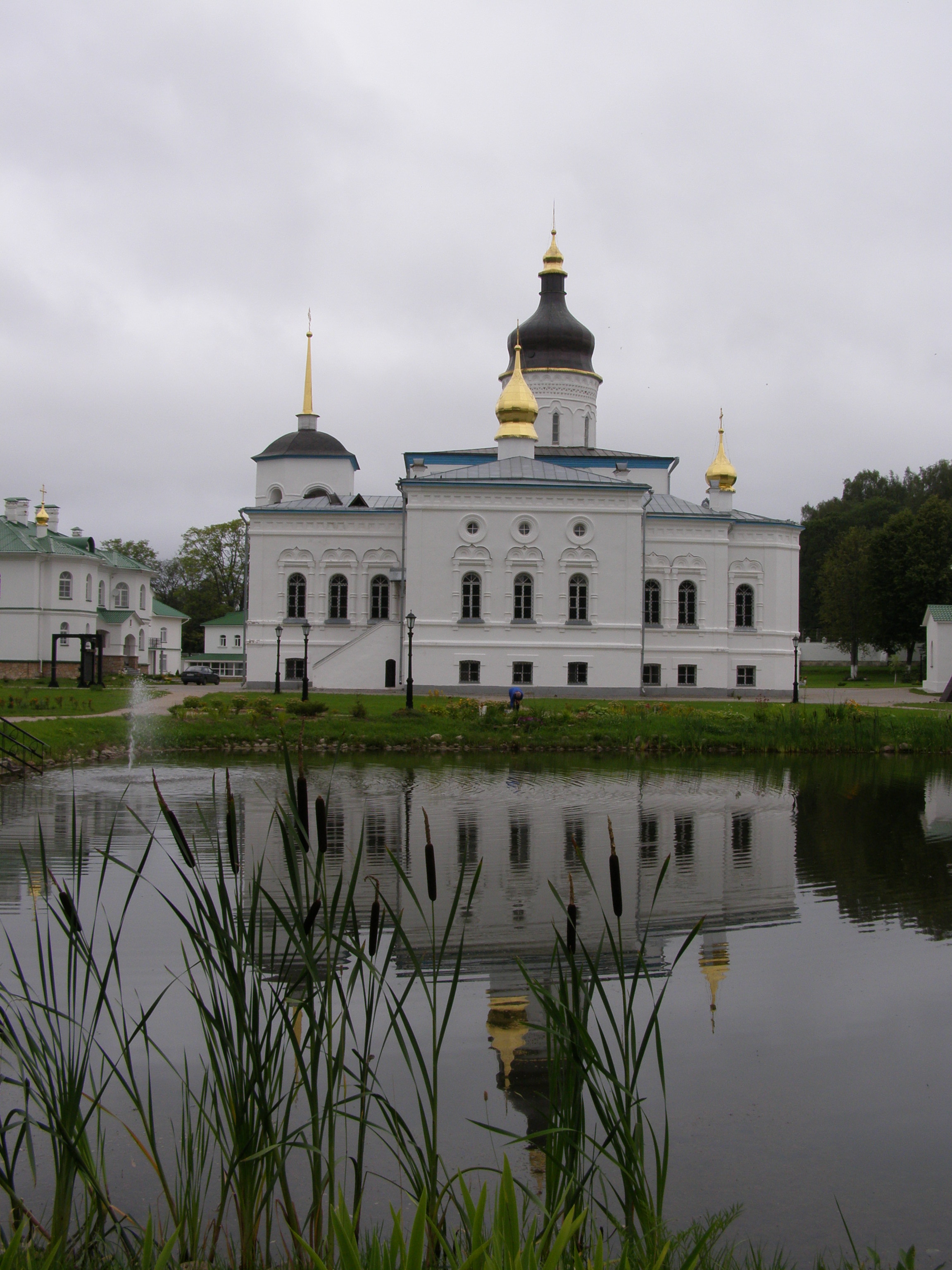 Спасо-Елизаровский монастырь. Псков Елизаровский монастырь озеро.