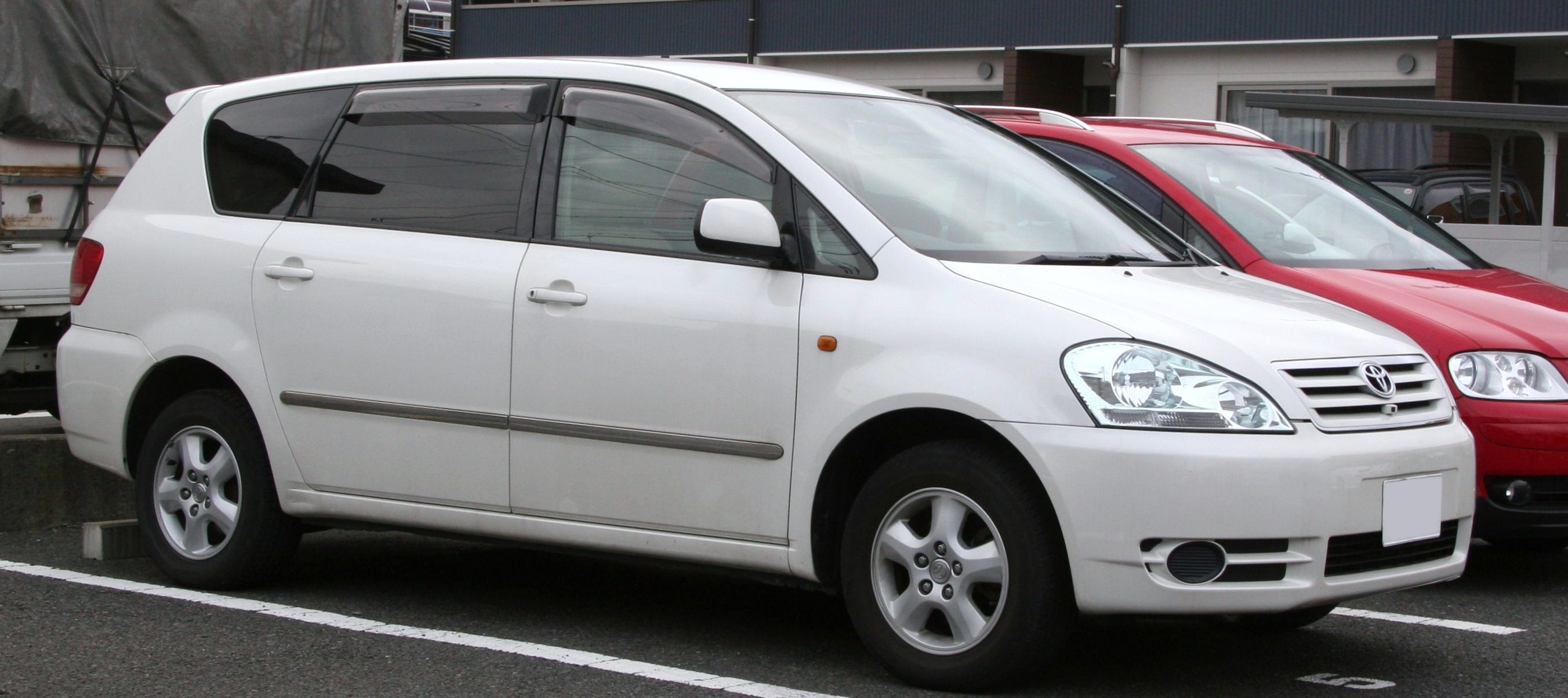 Toyota Avensis Verso Wikipedia