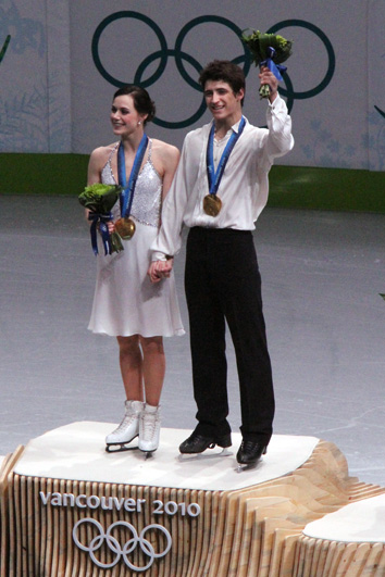 File:2010 Olympics Figure Skating Dance - Tessa VIRTUE - Scott MOIR - Gold Medal - 8105a.jpg