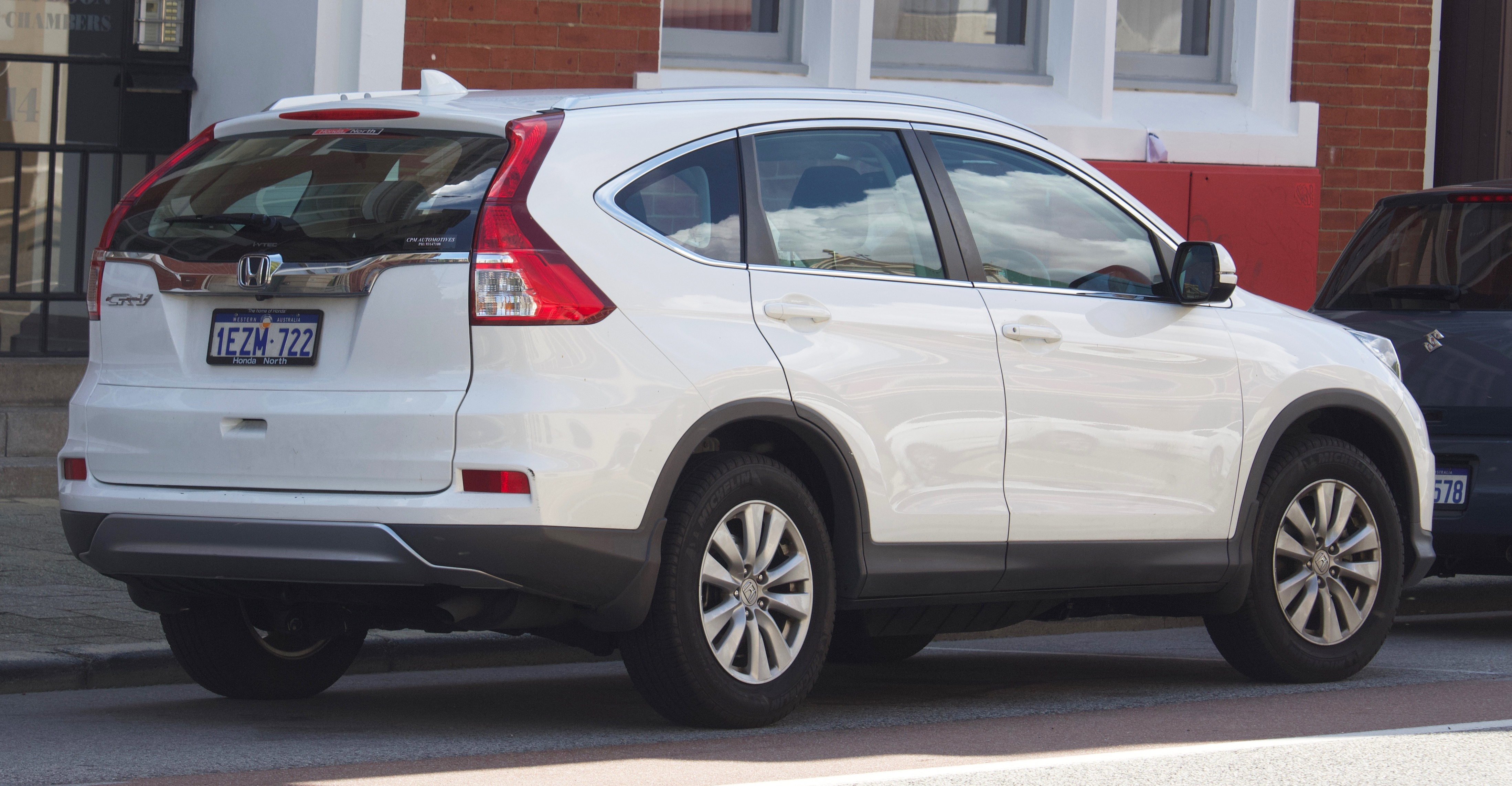 White Honda CR-V