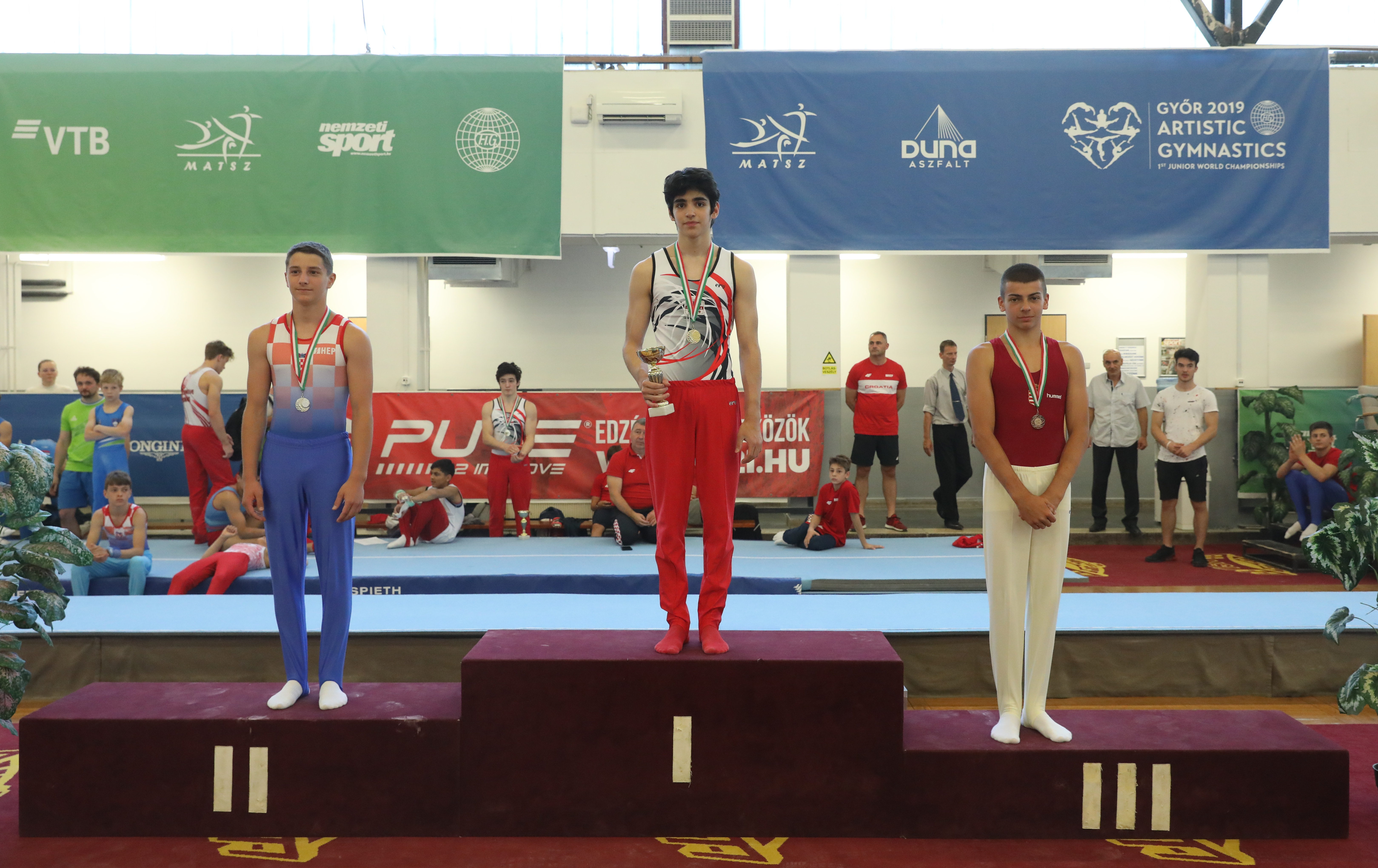 File:2022-06-26 Budapest Cup Age-group II apparatus finals victory ceremony (Martin Rulsch) 02.jpg - Wikimedia Commons