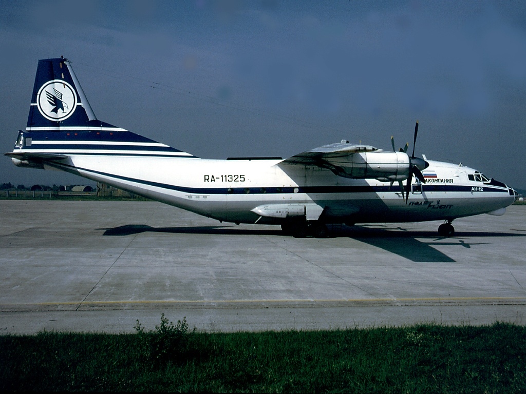 File:Antonov An-12BP, Polet Airlines AN0488407.jpg - Wikimedia Commons