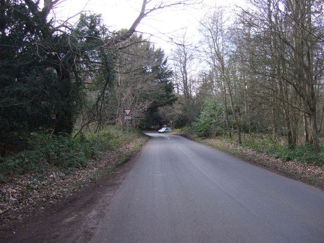 File:Approaching Ollerton Road - geograph.org.uk - 3890991.jpg