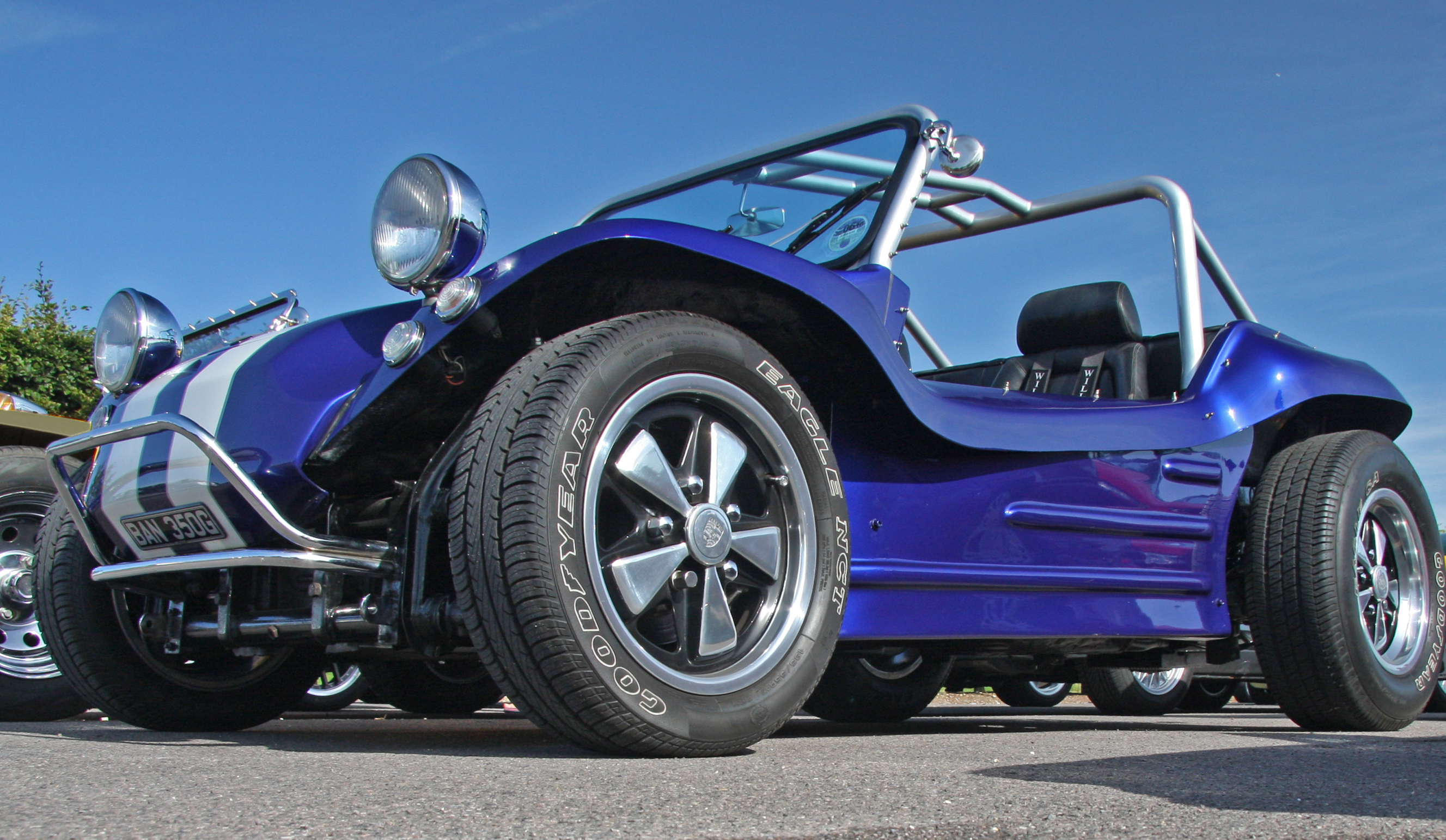 blue beach buggy