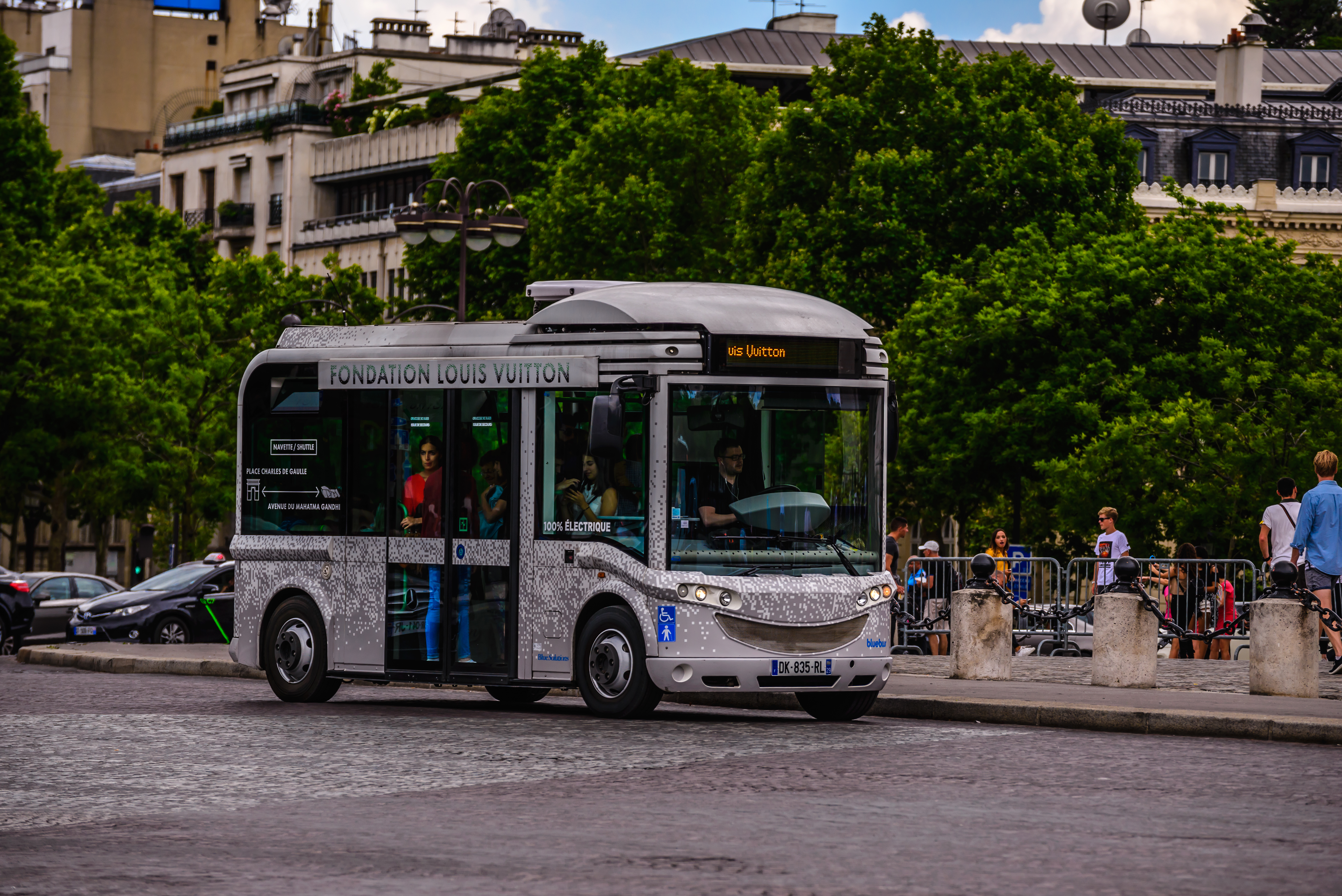 File:Blue Bus Minibus DK-835-RL, Navette Fondation Louis Vuitton.jpg - Commons