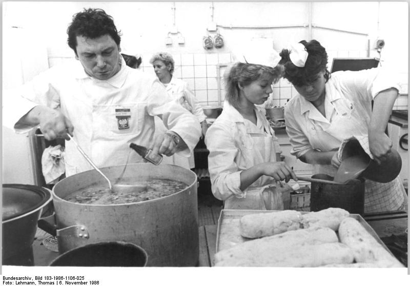 Bundesarchiv Bild 183-1986-1106-025, Halle-Saale, Berufswettbewerb