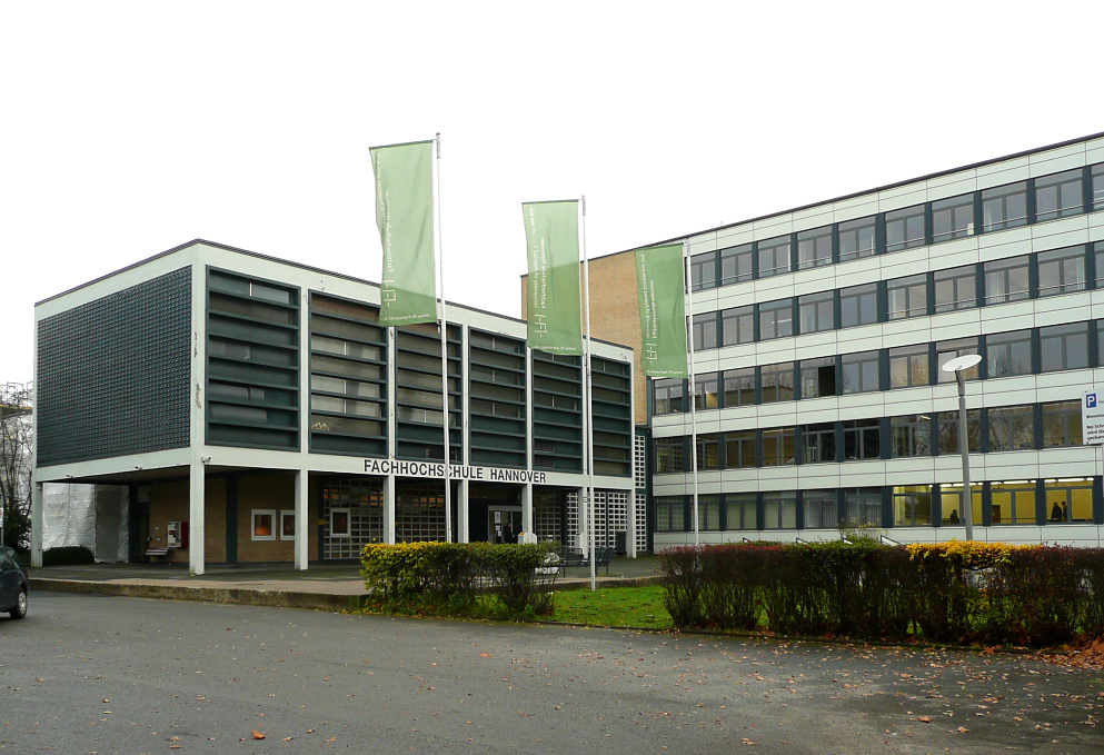 Entrée de la ''Fachhochschule'' à ''Ricklinger Stadtweg''.