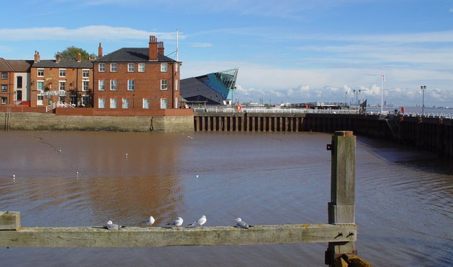 File:Humber Dock Basin - geograph.org.uk - 601876.jpg