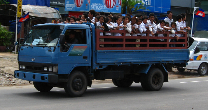 File:Hyundai Mighty as schoolbus.jpg