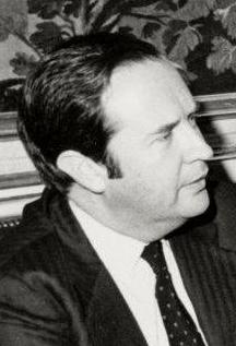 File:Jerónimo Saavedra, presidente del Gobierno de Canarias, recibido en La Moncloa por Felipe González (cropped).jpg