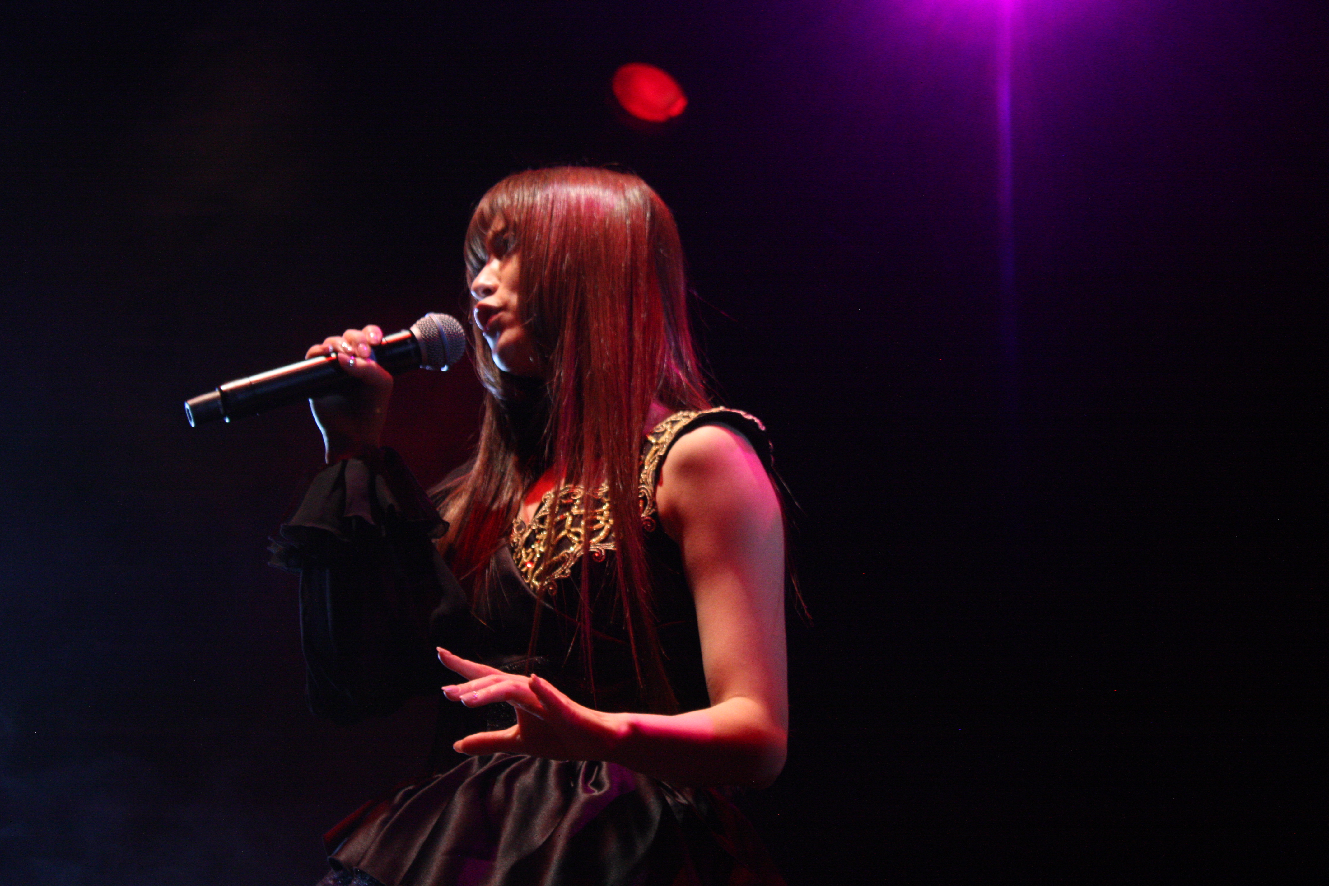 Yuki kajiura. Keiko Singer.