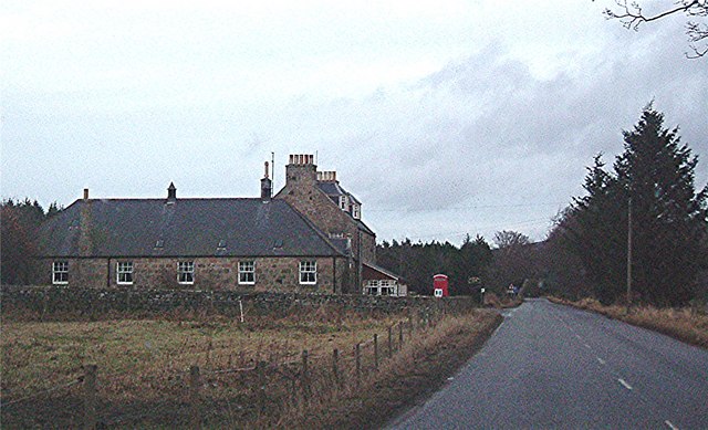 File:Kildrummy Inn.jpg