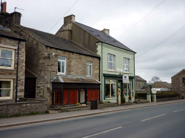 File:Kitty's Tea Room, Aysgarth - geograph.org.uk - 1802310.jpg