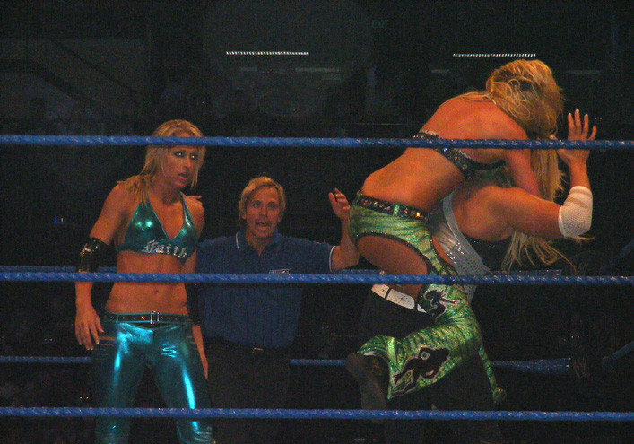 michelle mccool and kelly kelly