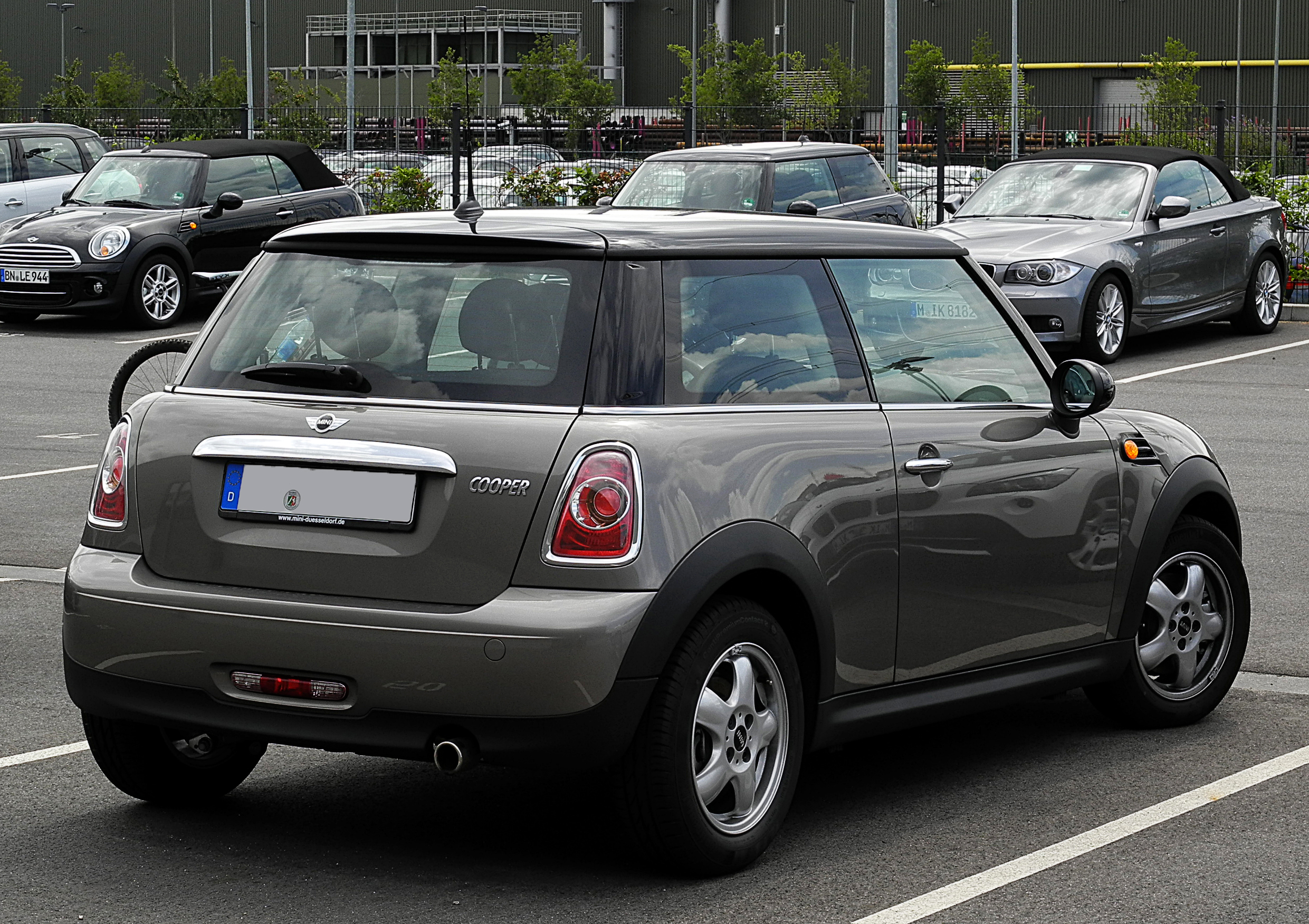 File:Mini Cooper (R56, Facelift) – Heckansicht, 17. Juli 2011