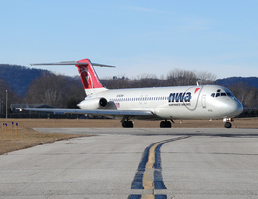 Northwest Airlines DC-9 (345698261).jpg