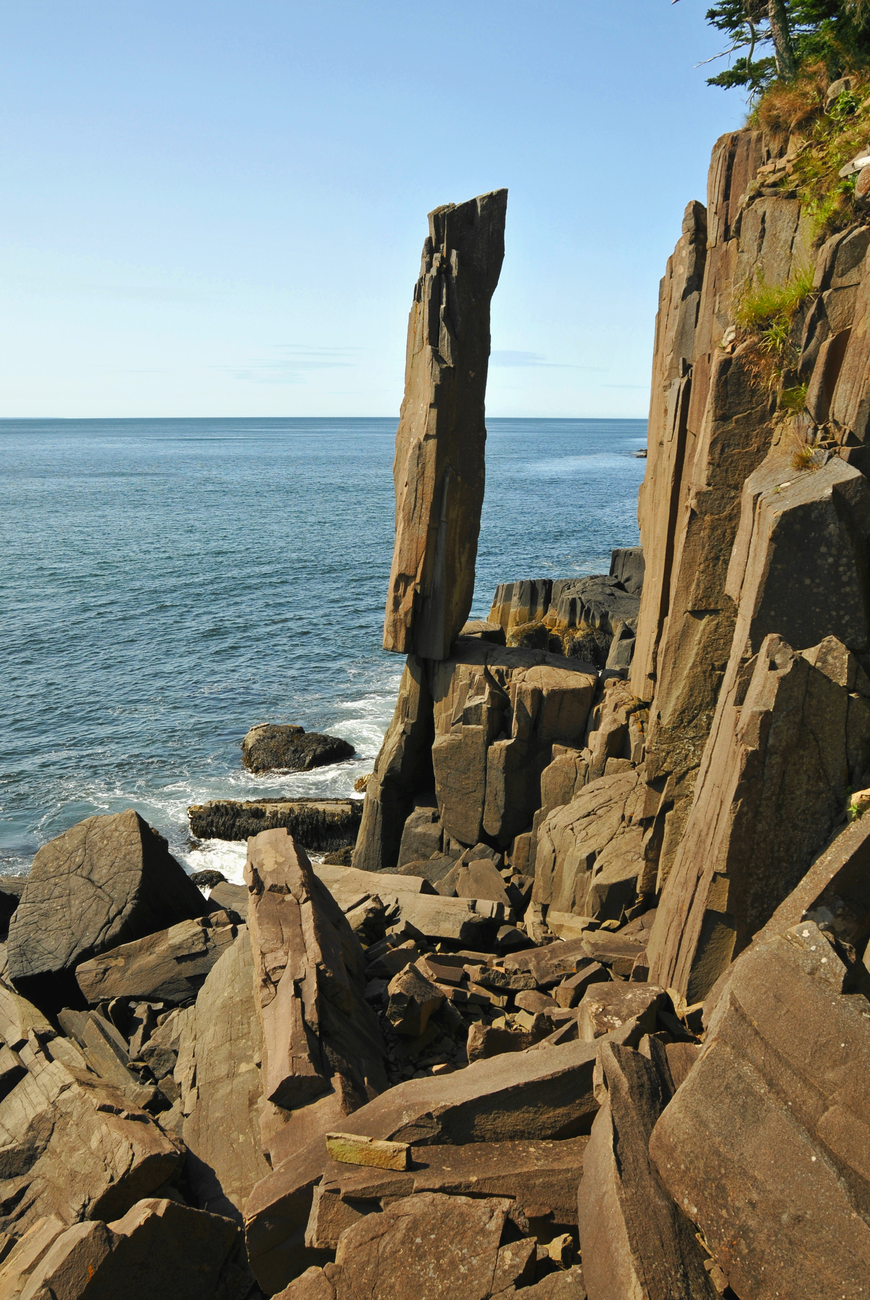 Rock balancing - Wikipedia