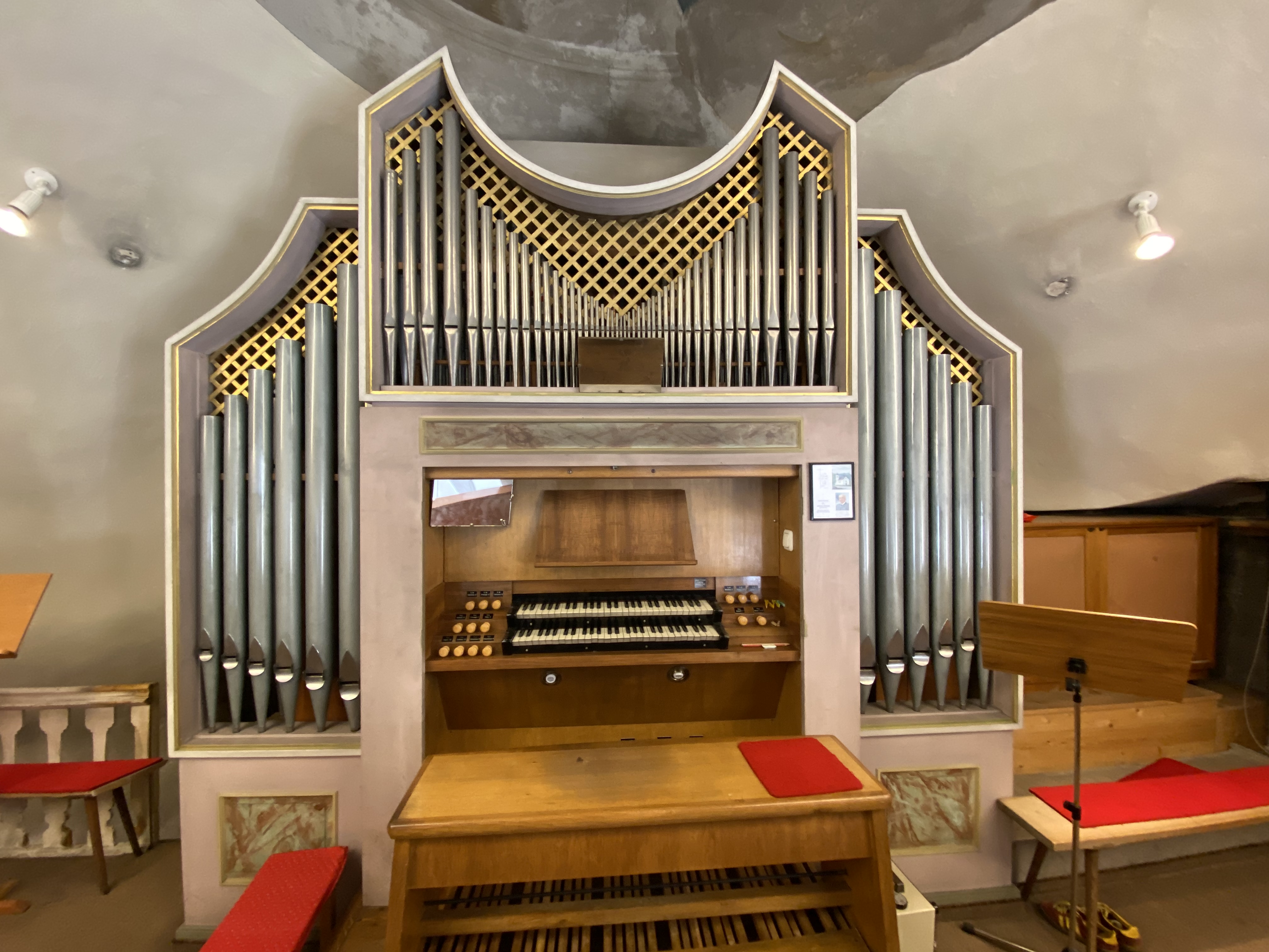 Organ Front St. Rupert Pfarrkirche Kals am Großglockner.jpg