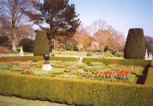 Parterre, Lanhydrock House - geograph.org.uk - 660197