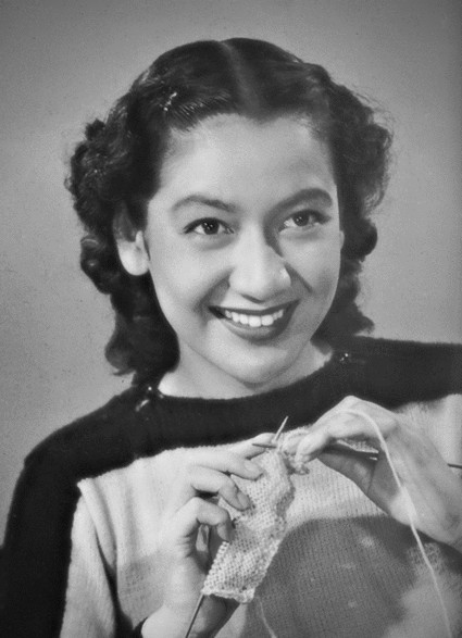 File:Setsuko Hara smiling 2.jpg