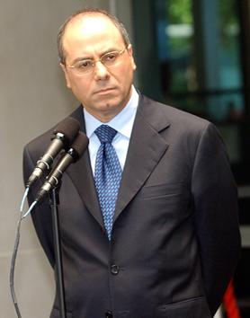 File:Silvan Shaloml.jpg