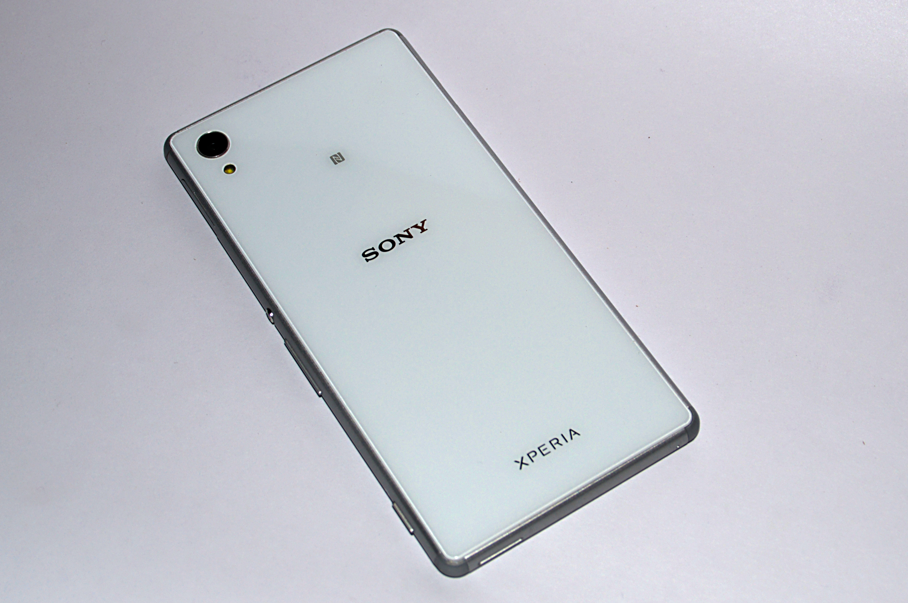 sony xperia e white