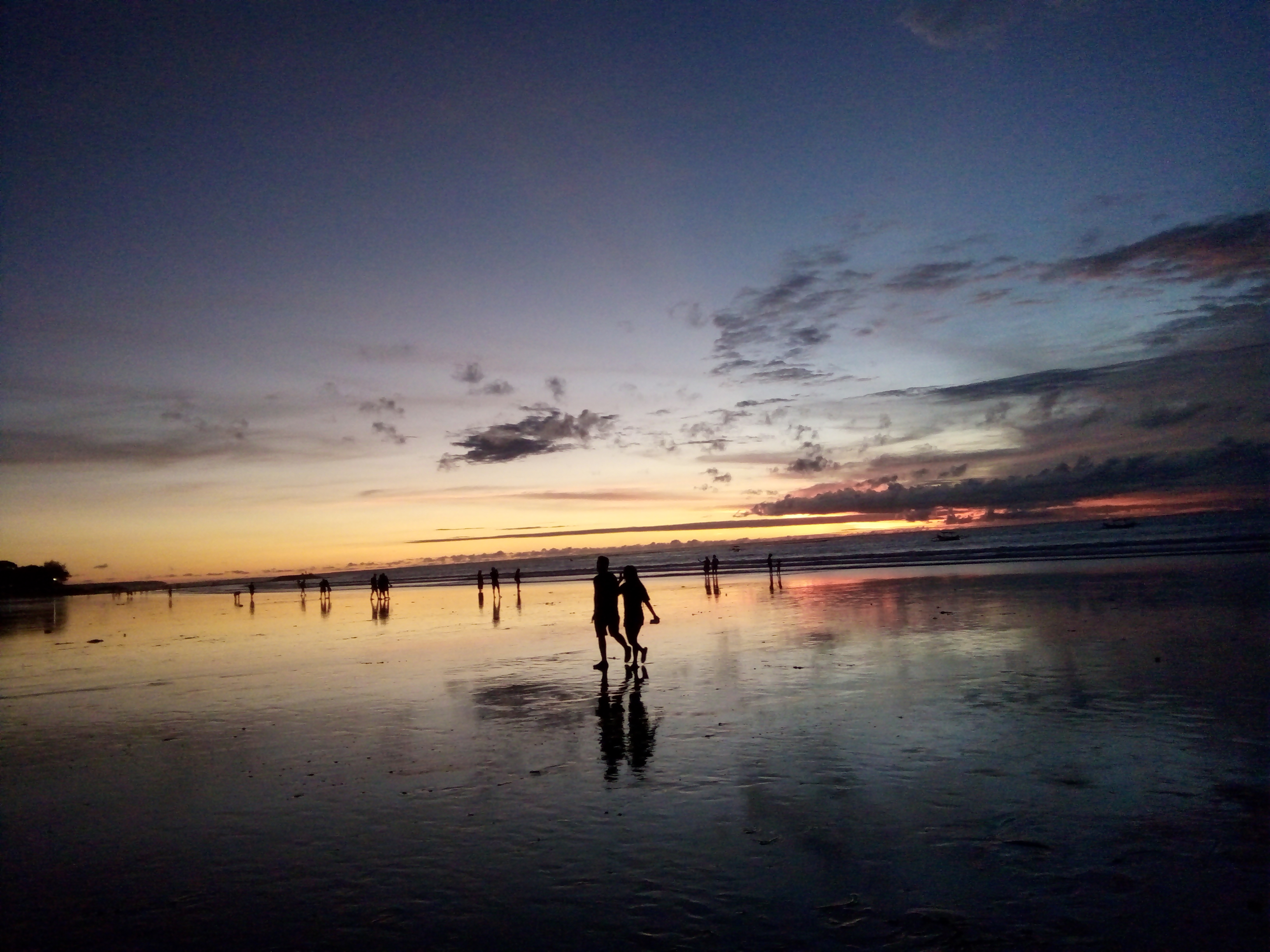 File Sunset Di Pantai Kuta Jpg Wikimedia Commons