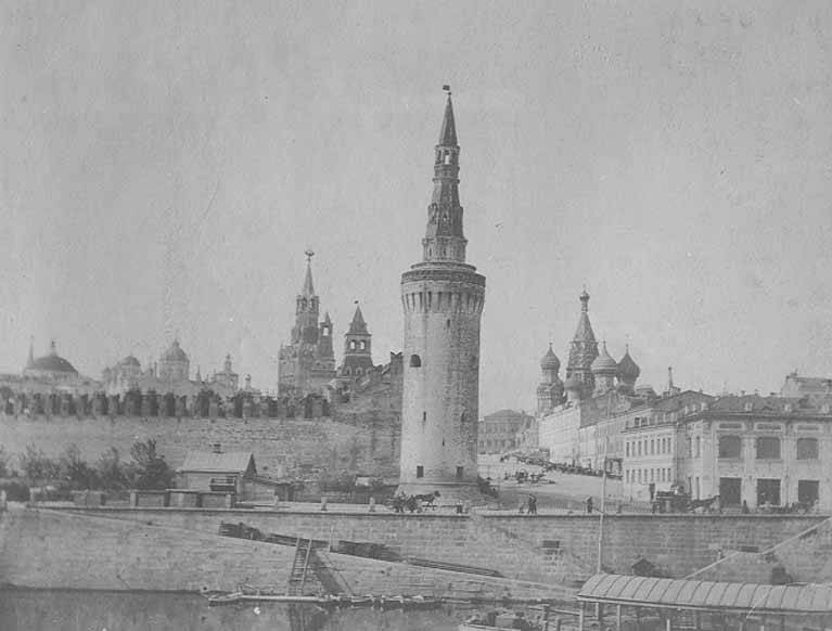 File:Tower of Kremlin, Moscow, Russia, 1905 (CHANDLESS 280).jpeg