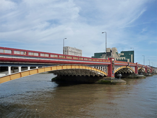 File:Vauxhall Bridge - geograph.org.uk - 4694684.jpg