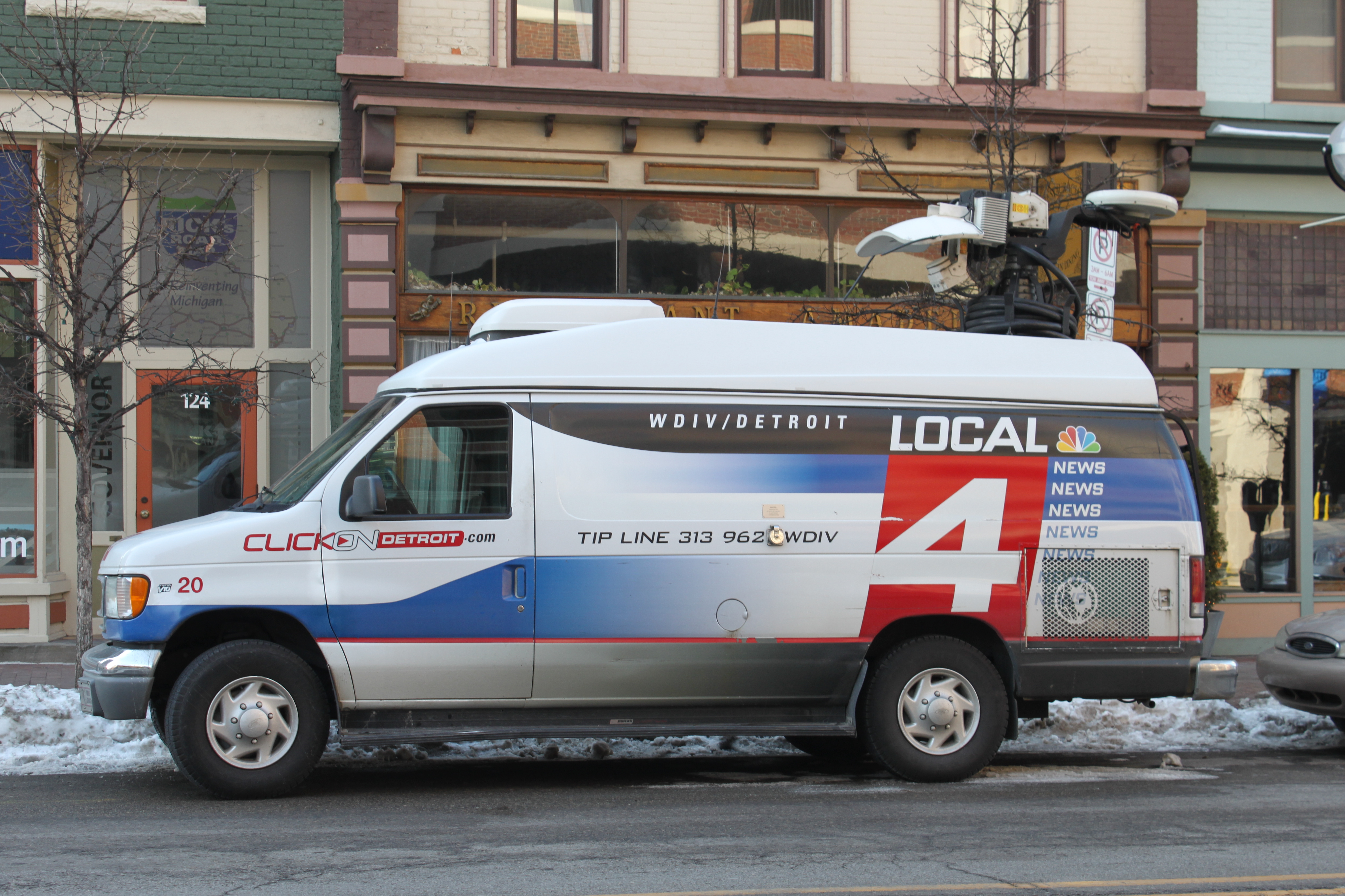 WDIV_Local_R_News_Remote_Van.JPG