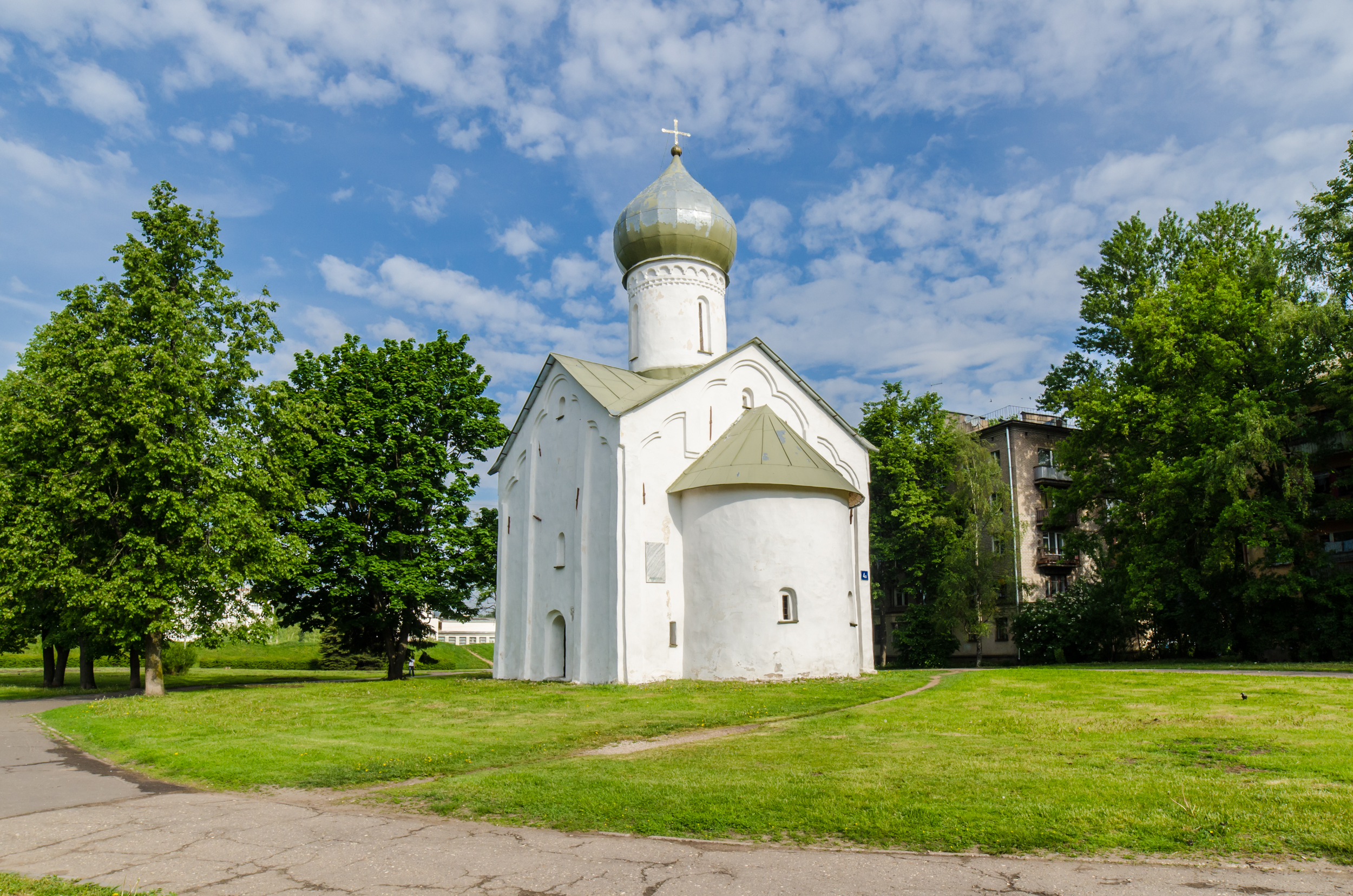 Церковь двенадцати апостолов Великий Новгород