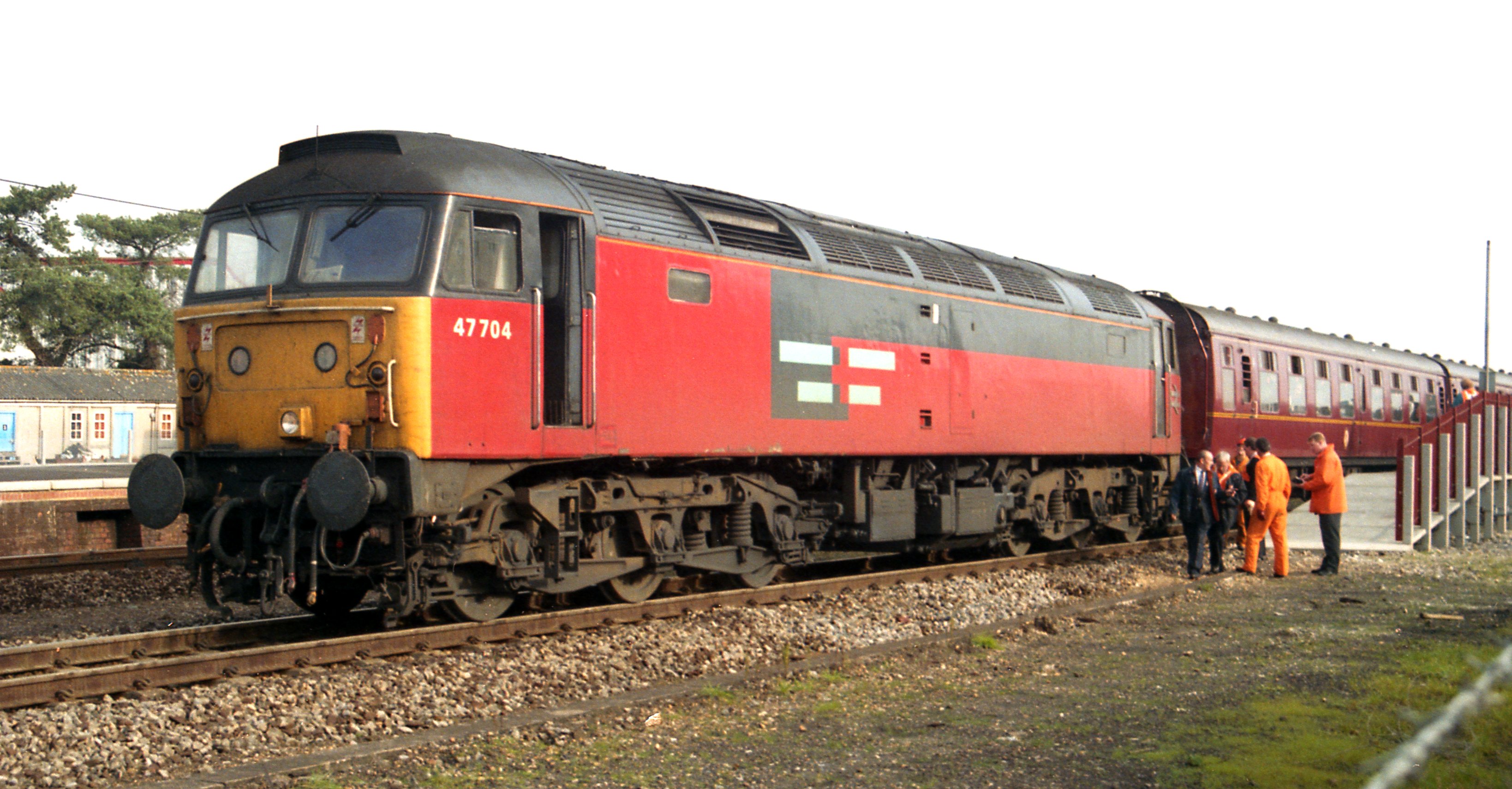 47_704_of_Rail_Express_Systems_at_Andover_181092.jpg