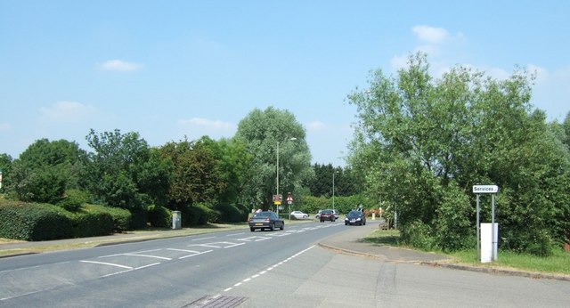 File:A 413 entering Buckingham - geograph.org.uk - 189254.jpg