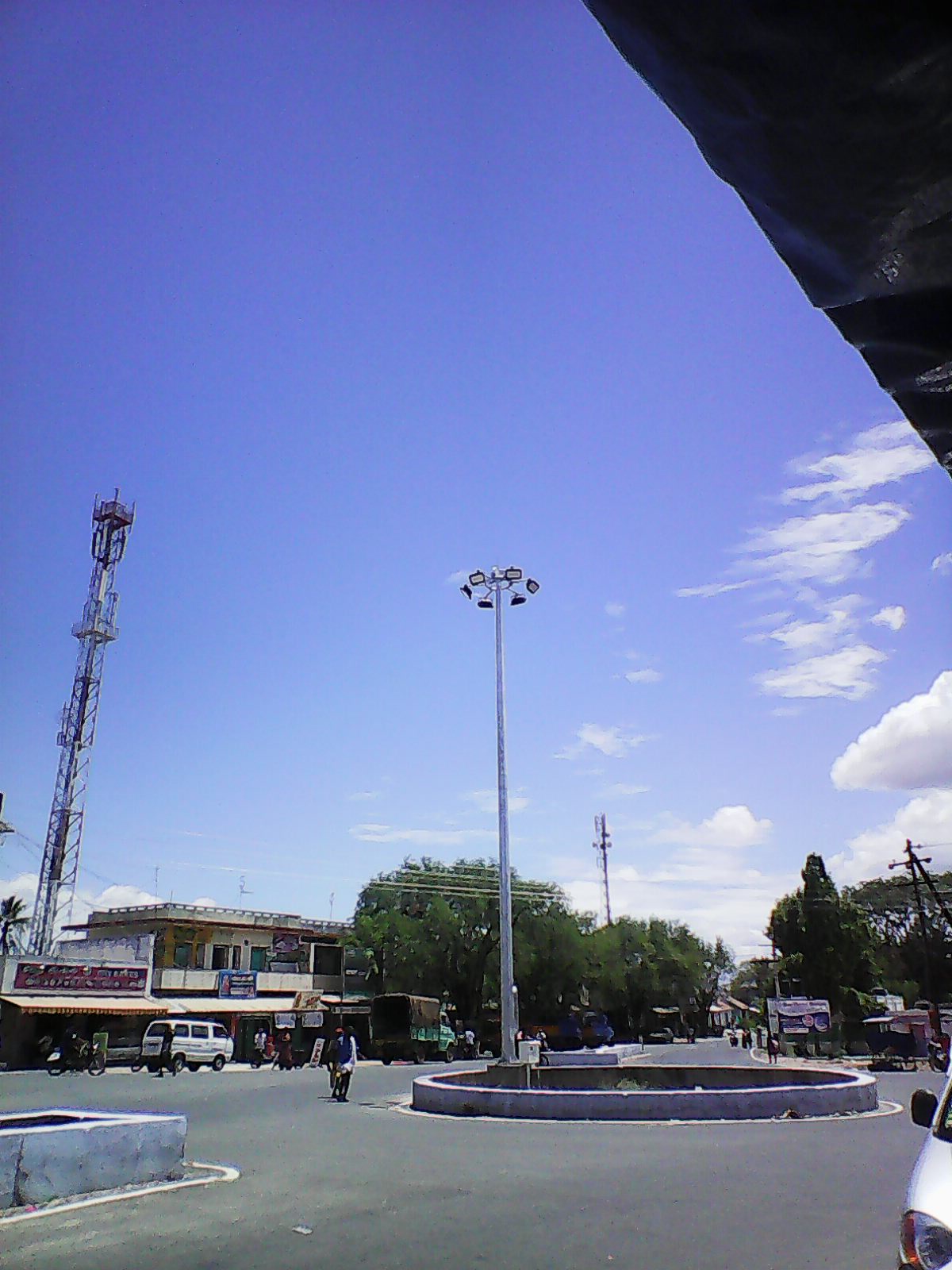 Blue afternoon. Парк аттракционов в Мадриде. Парк развлечений Мадрид. Аттракцион бездна в Мадриде.