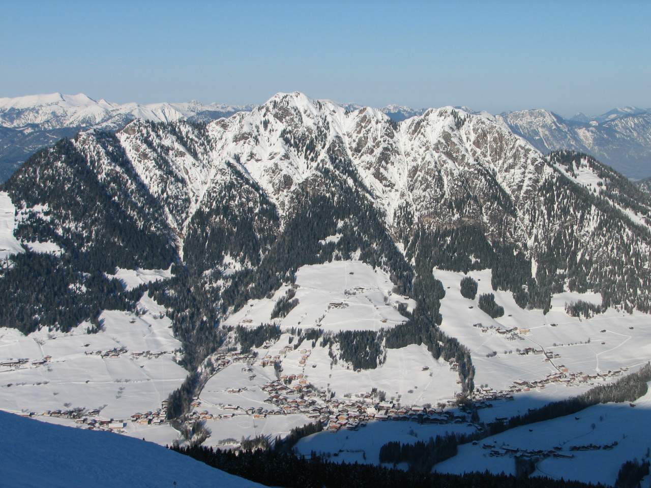 Alpbach blick auf dorf.jpg