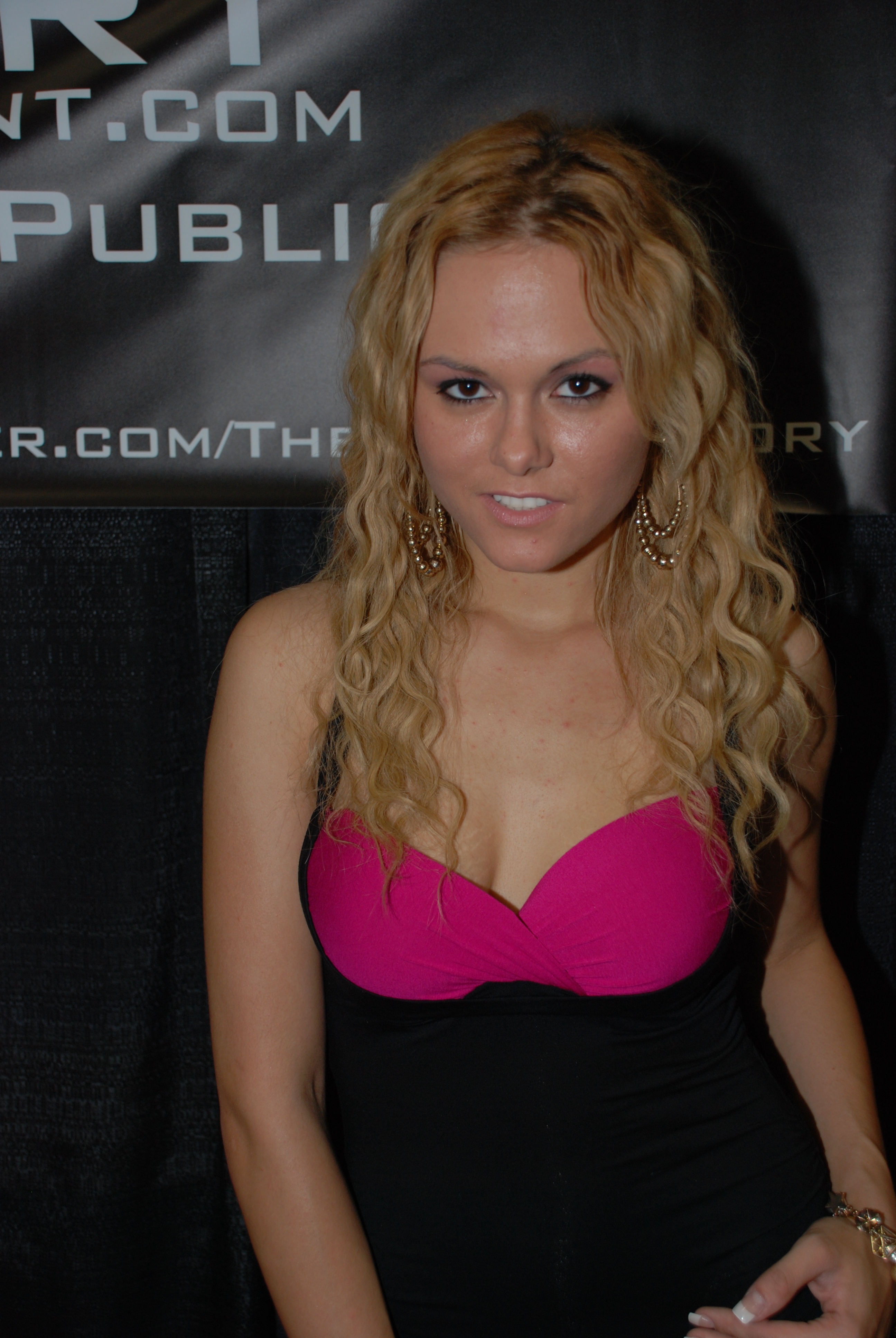 File:Angelina Armani at Erotica LA 2009  - Wikimedia Commons