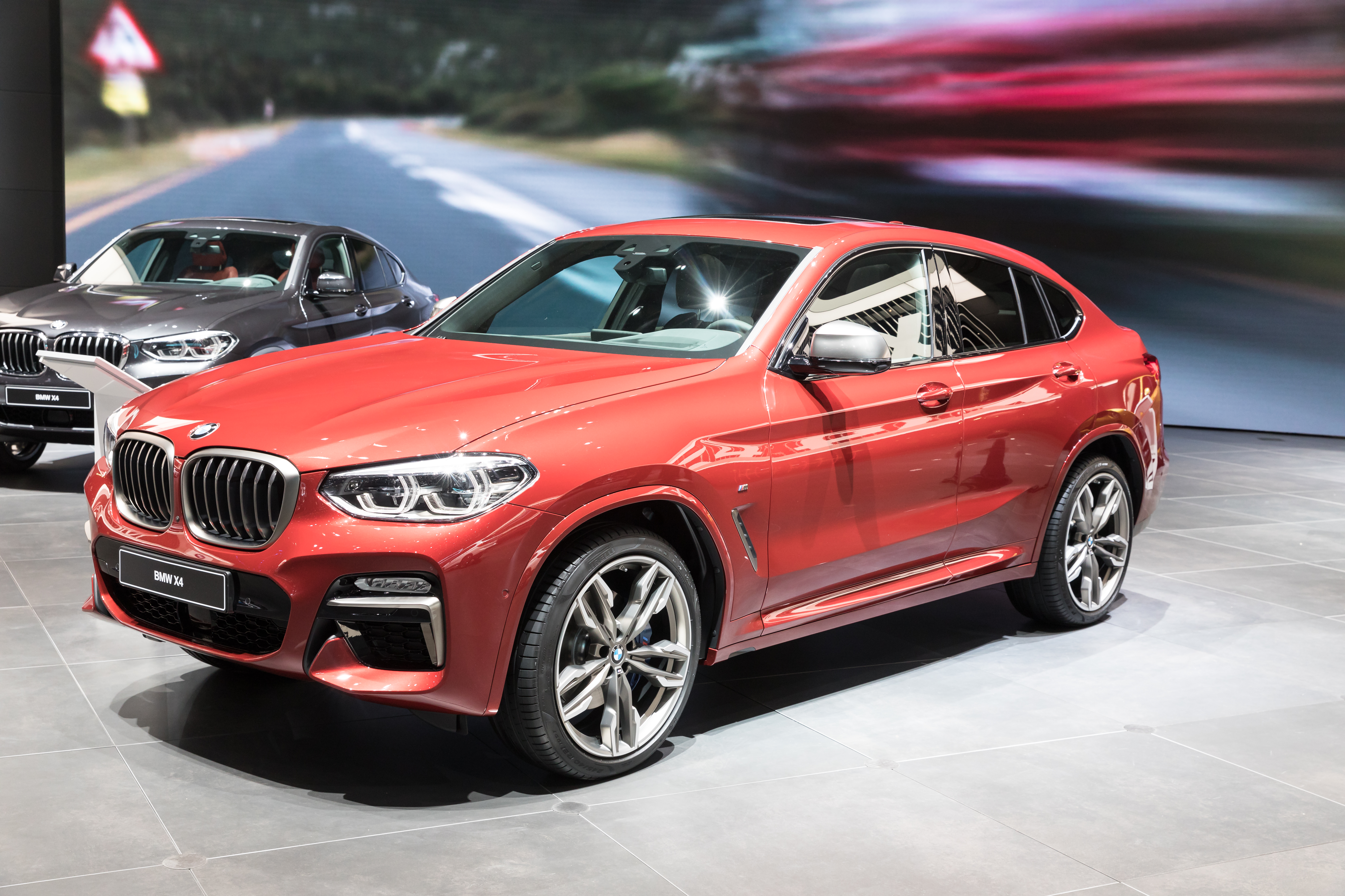 С какого года выпускают bmw x4