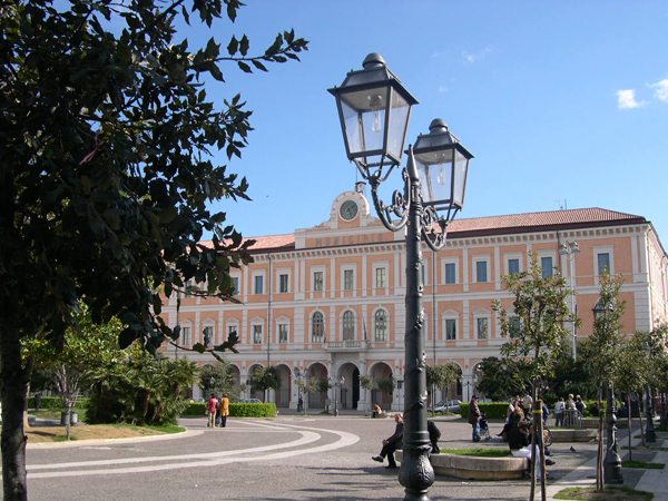 File:Campobasso municipio.jpg