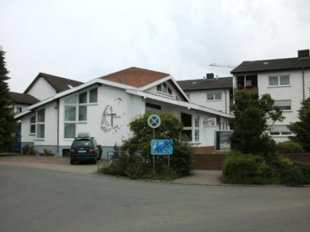 File:Christusgemeinde Osthofen 01.jpg