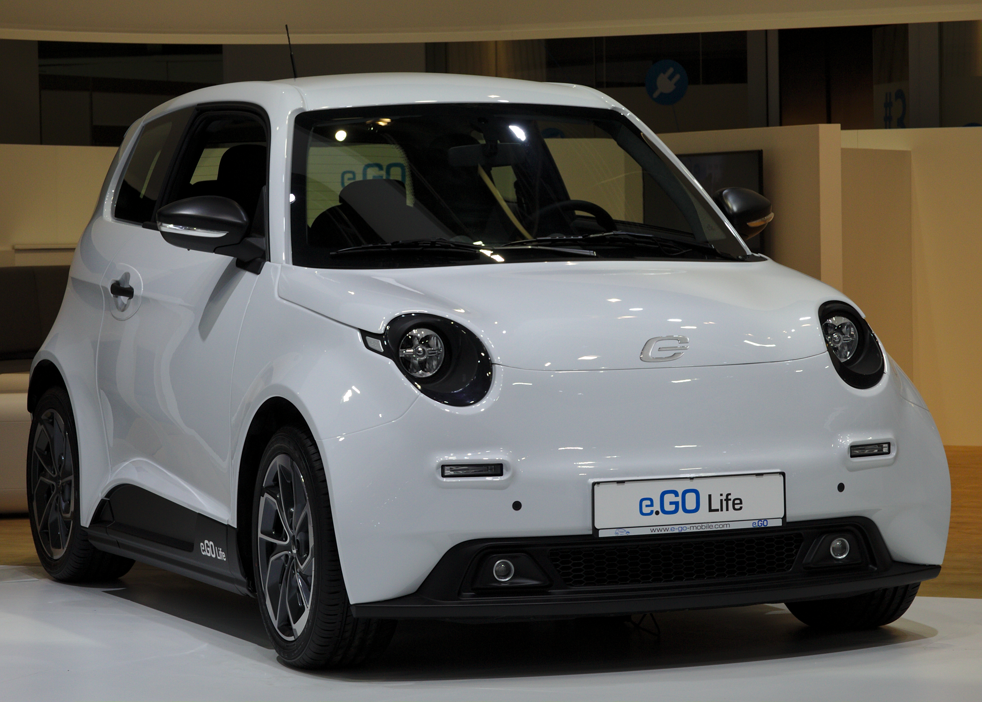 E go life. Электромобиль Ego Life. Автомобиль Lif& e go. E'go. Microcar go go mobil.