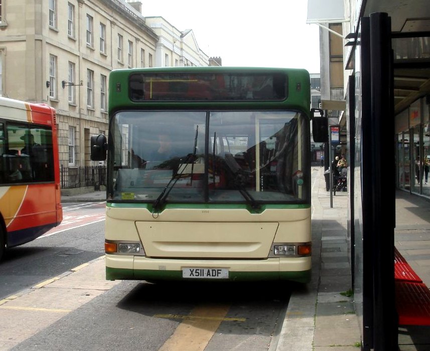 Ten buses. Автобус 10. Зелёный автобус 10. Автобус x152ac15. X5 в автобусе.