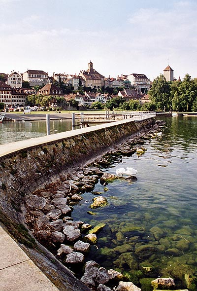 File:Murten Hafen.jpg