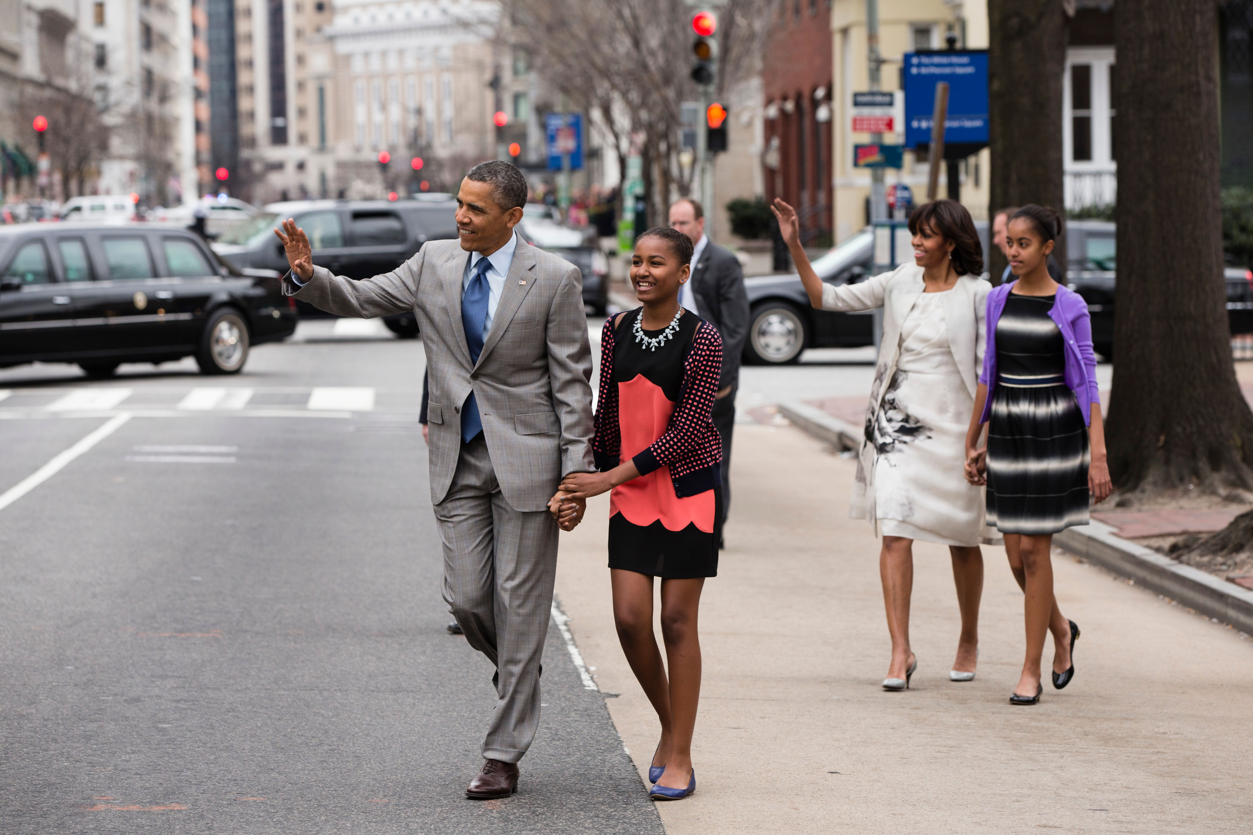 Obama_family_Easter_2013.jpg