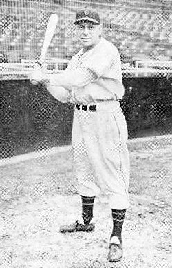 File:Ollie Carnegie - 1940 Buffalo Bisons.jpg