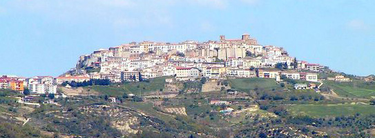 File:Panorama di Acerenza.jpg